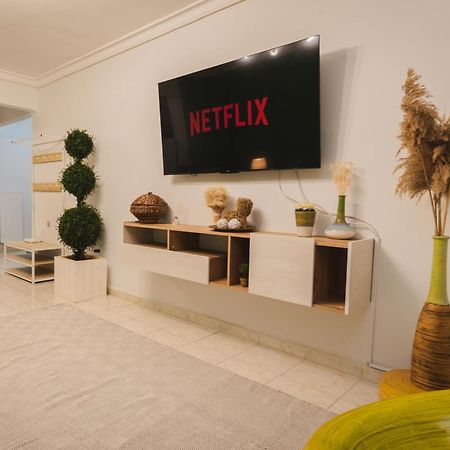 Stylish Apt W Jacuzzi, 5 Min To White Tower Thessaloníki Ngoại thất bức ảnh
