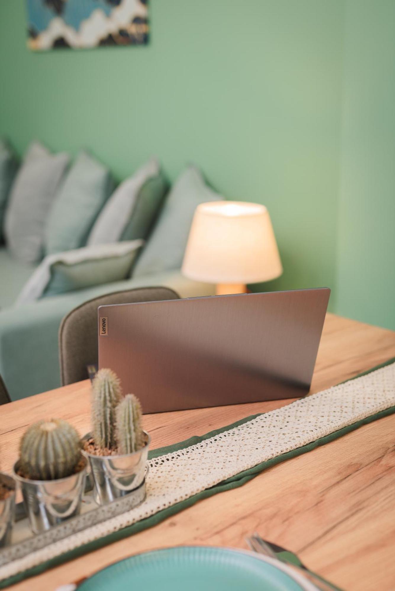 Stylish Apt W Jacuzzi, 5 Min To White Tower Thessaloníki Ngoại thất bức ảnh
