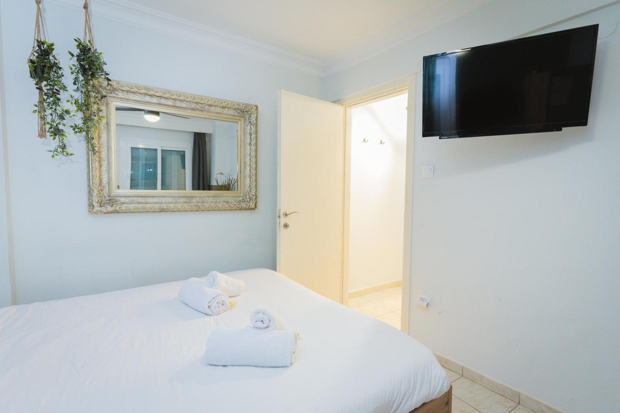 Stylish Apt W Jacuzzi, 5 Min To White Tower Thessaloníki Ngoại thất bức ảnh