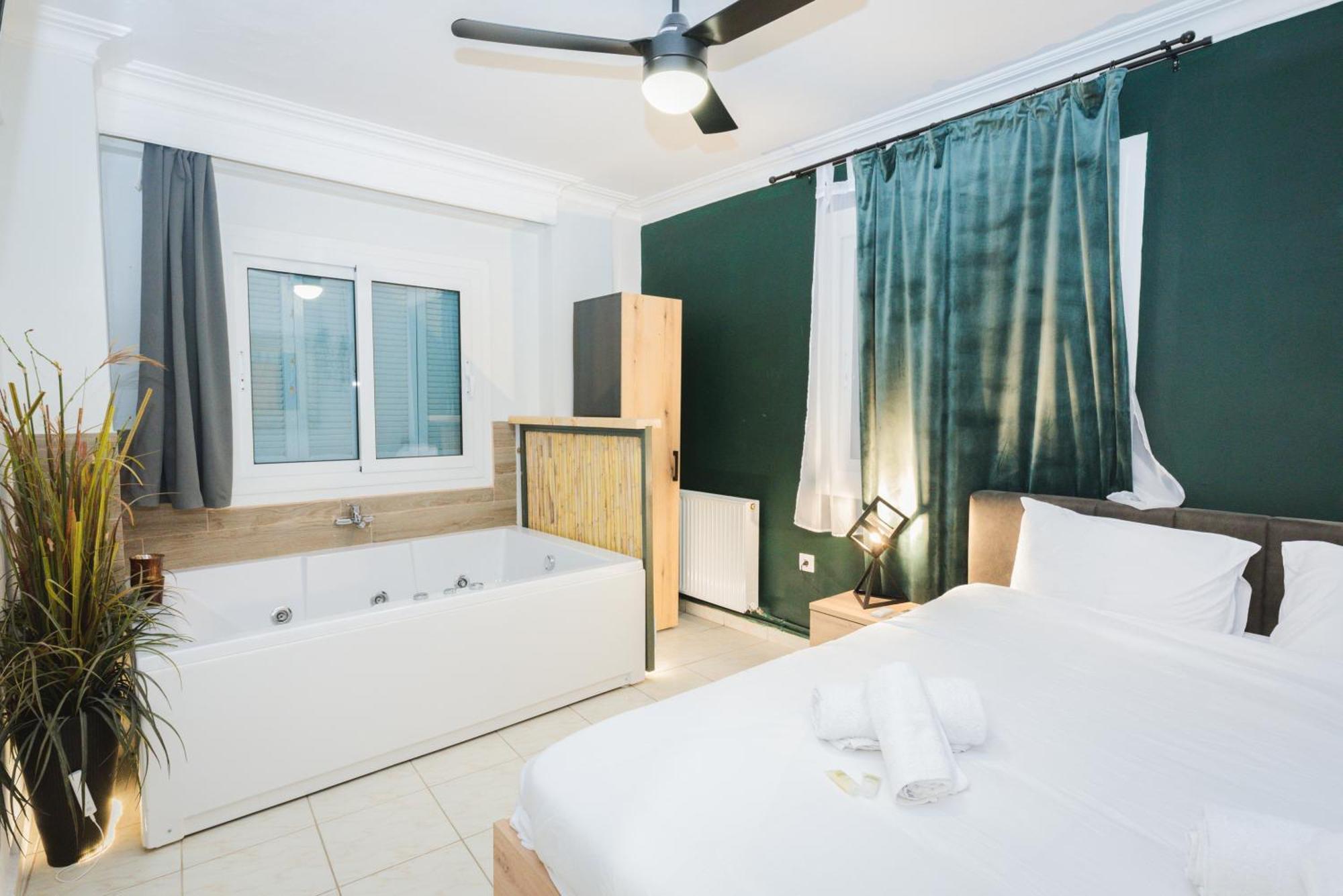 Stylish Apt W Jacuzzi, 5 Min To White Tower Thessaloníki Ngoại thất bức ảnh